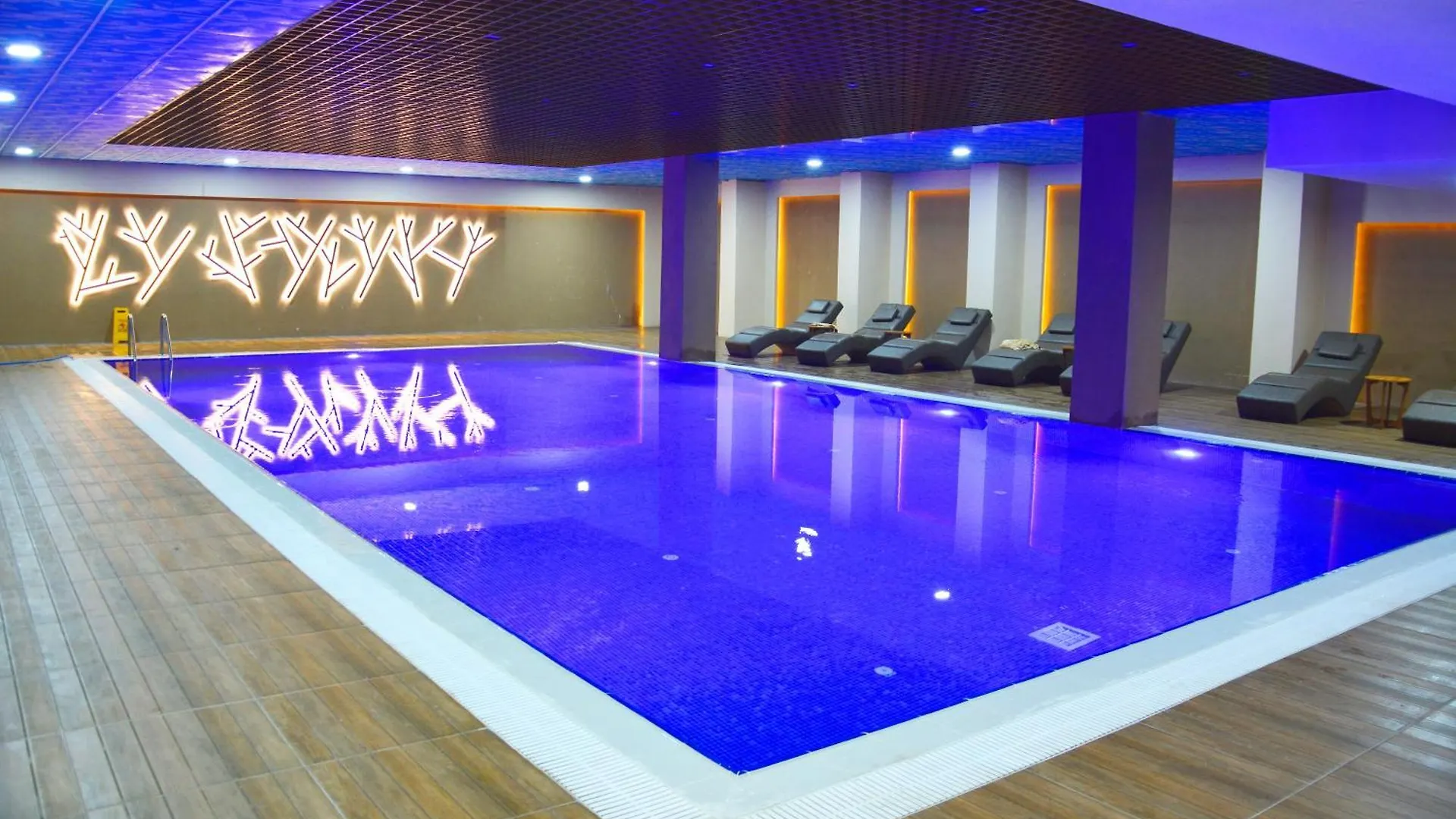 Sarissa Hotel Istanboel 4*,